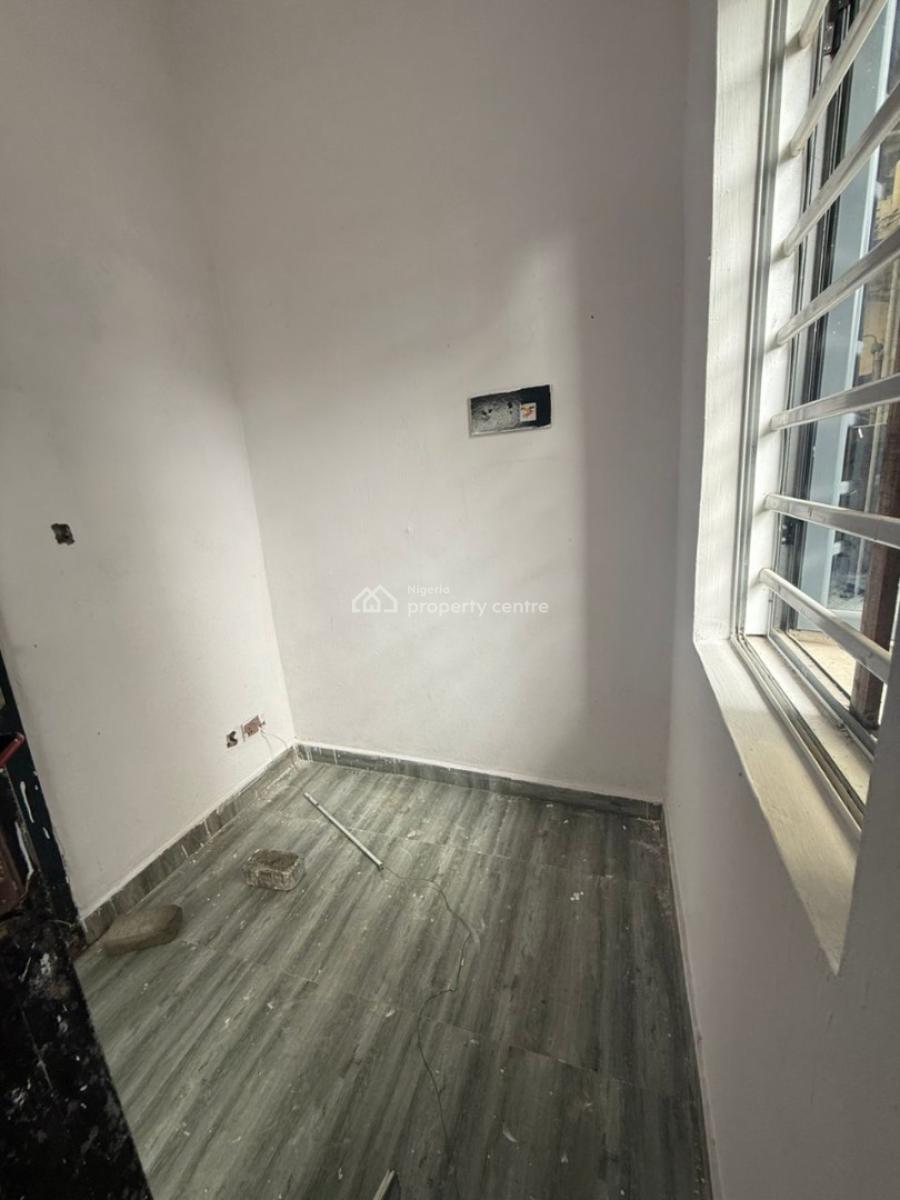 Boys Quarter ( No Kitchen), Orchid Road, Lekki, Lagos, Flat / Apartment for Rent