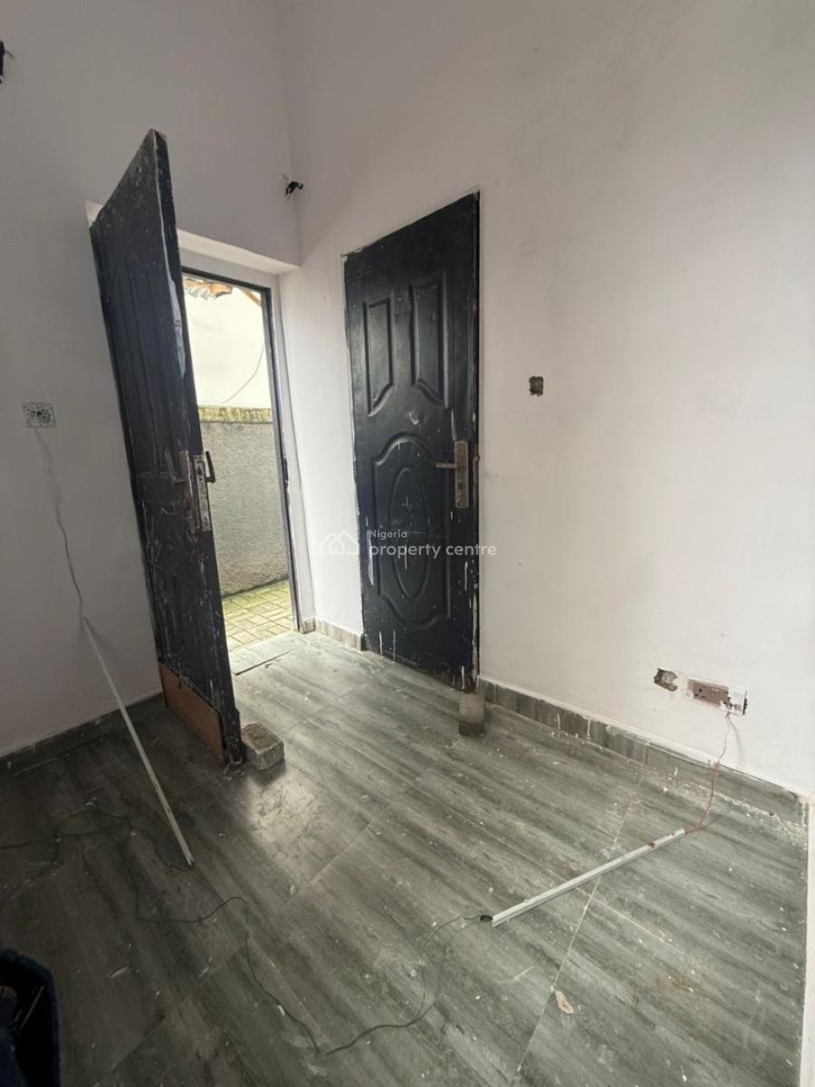 Boys Quarter ( No Kitchen), Orchid Road, Lekki, Lagos, Flat / Apartment for Rent