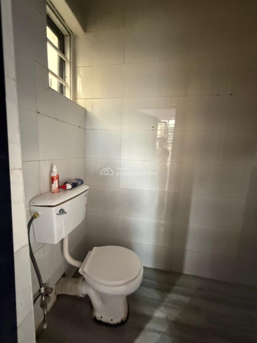 Boys Quarter ( No Kitchen), Orchid Road, Lekki, Lagos, Flat / Apartment for Rent