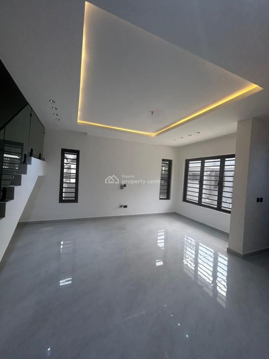 3 Bedroom Maisonette, Lekki Phase 1, Lekki, Lagos, Flat / Apartment for Sale