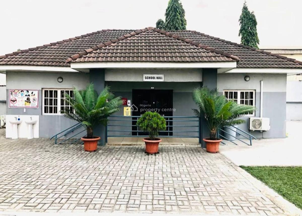 a Well Maintained and Located School Available, Jakande First Gate, Lekki Expressway, Lekki, Lagos, School for Sale