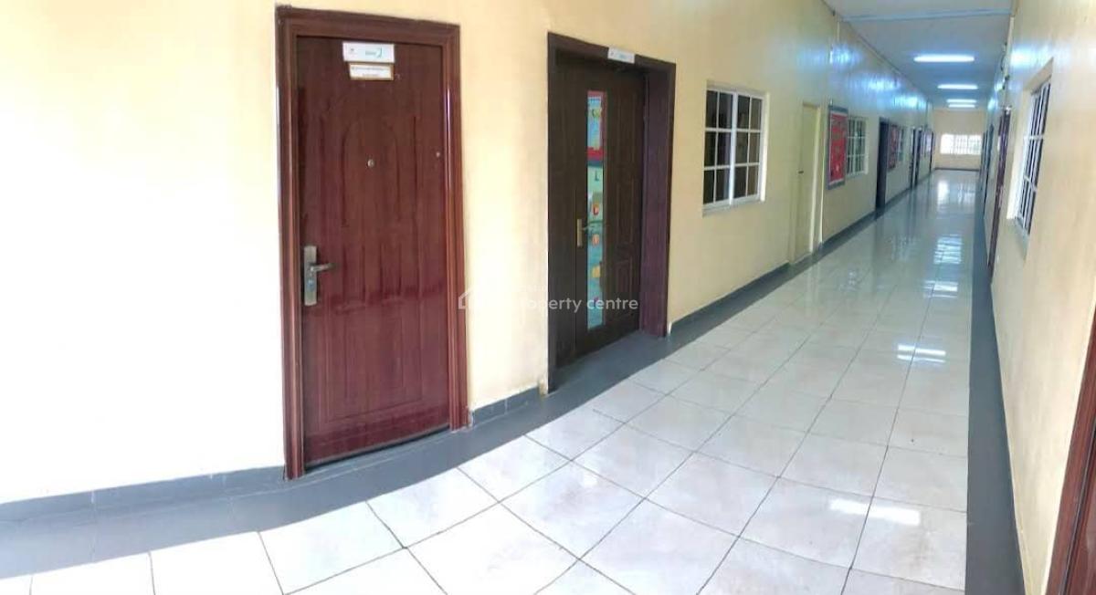 a Well Maintained and Located School Available, Jakande First Gate, Lekki Expressway, Lekki, Lagos, School for Sale