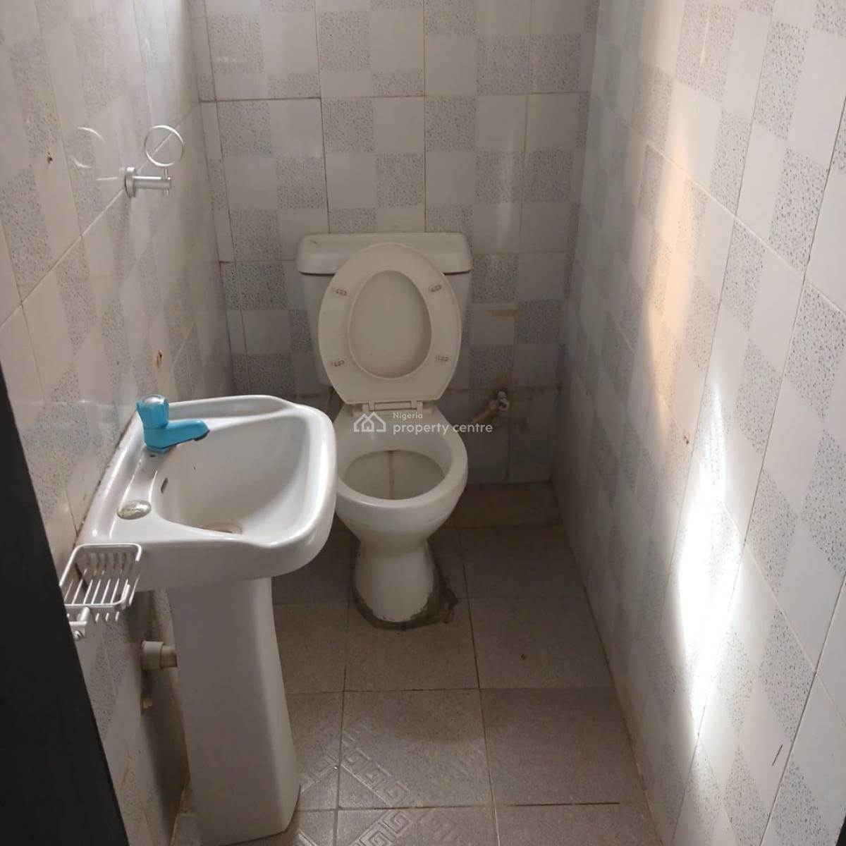 Very Spacious and Relatively New 3 Bedroom Flat, Atlantic View Estate, Alpha Beach Road, New-road Bustop, Igbo Efon, Lekki, Lagos, Flat / Apartment for Rent