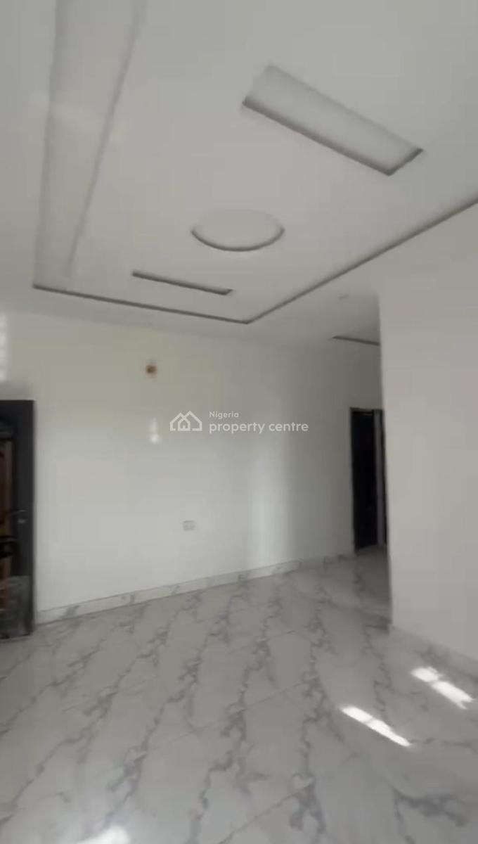 Lovely 2 Bedroom Flat, Ijesha, Surulere, Lagos, Flat / Apartment for Rent