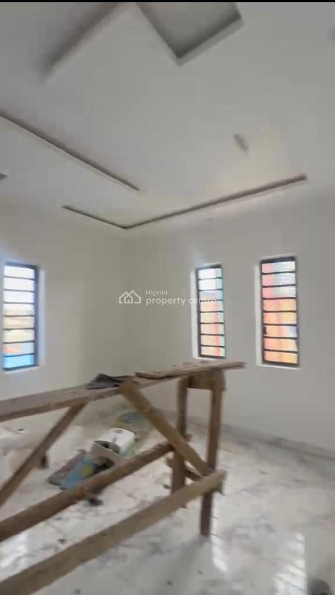 Lovely 2 Bedroom Flat, Ijesha, Surulere, Lagos, Flat / Apartment for Rent