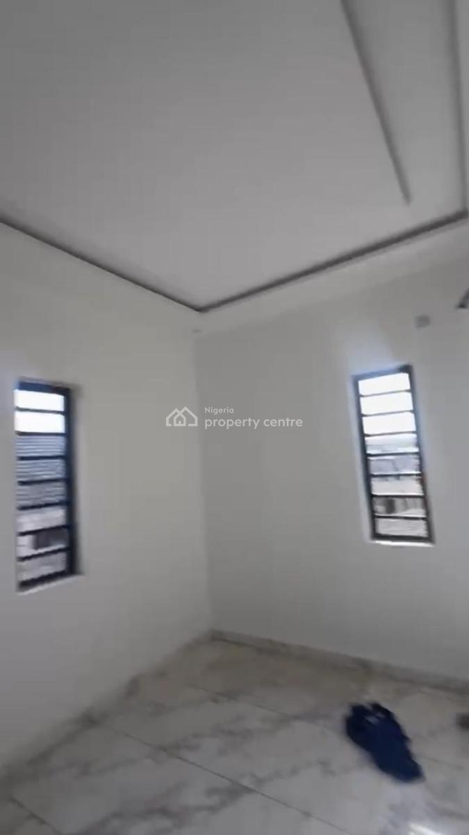 Lovely 2 Bedroom Flat, Ijesha, Surulere, Lagos, Flat / Apartment for Rent