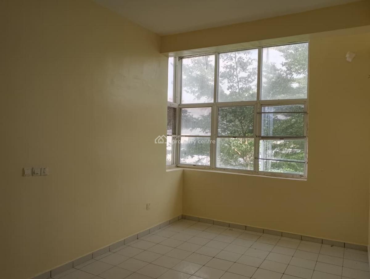 Spacious Three Bedrooms Flat, Guzape District, Abuja, Flat / Apartment for Rent