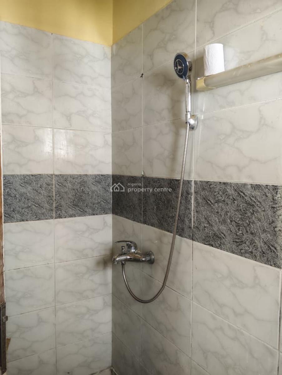 Spacious Three Bedrooms Flat, Guzape District, Abuja, Flat / Apartment for Rent