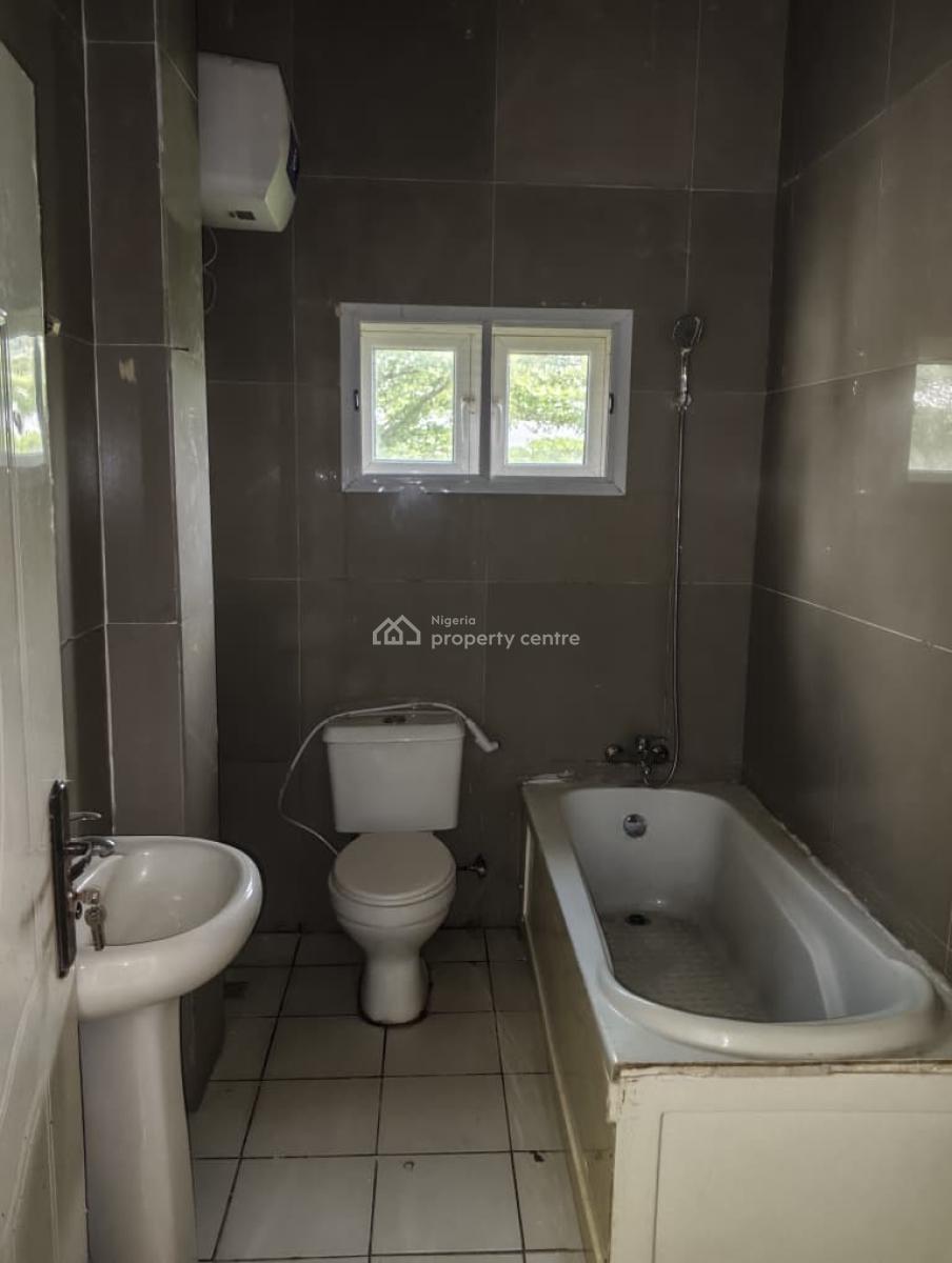 Spacious Three Bedrooms Flat, Guzape District, Abuja, Flat / Apartment for Rent