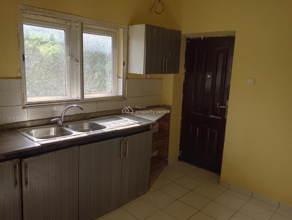 Spacious Three Bedrooms Flat, Guzape District, Abuja, Flat / Apartment for Rent