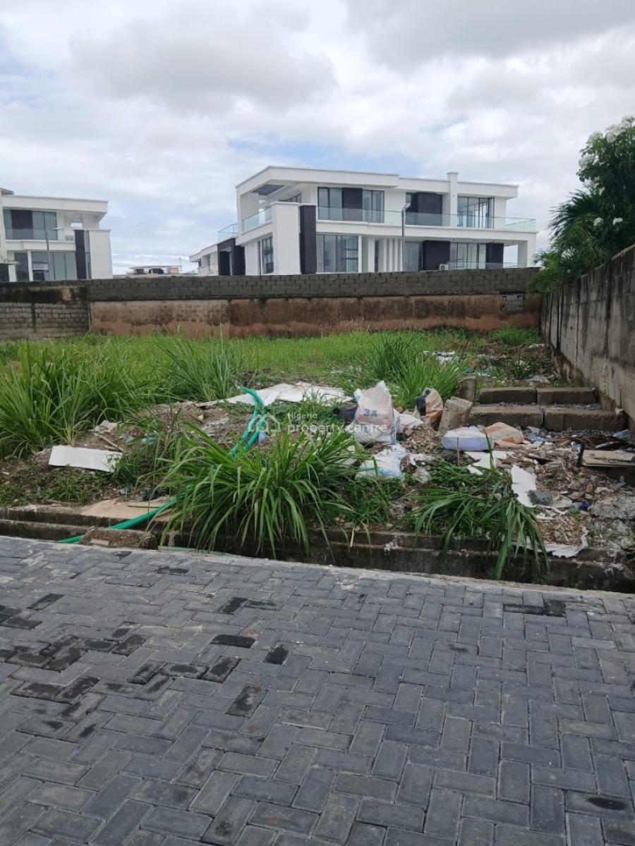 650sqm Plot of Land Inside Uac Staff Estate Beside Pinnock  (can Take, Uac Staff Estate Beside Pinnock  (can Take 2 Semi Detached Duplexes)., Osapa, Lekki, Lagos, Mixed-use Land for Sale