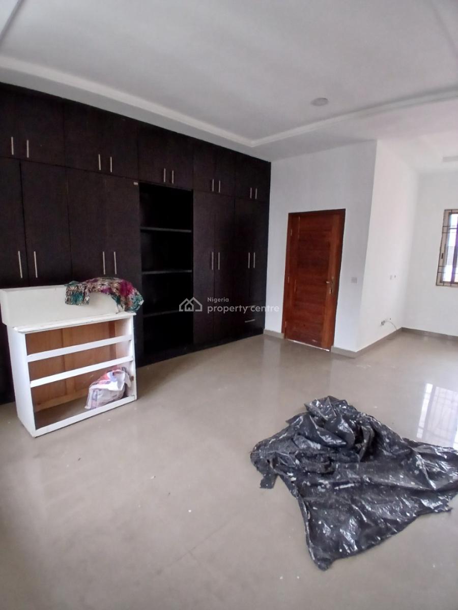 Serviced 1 Bedroom En-suite Mini Flat with Fitted Kitchen, Cabinets/pa, Ikate Elegushi, Lekki, Lagos, Flat / Apartment for Rent