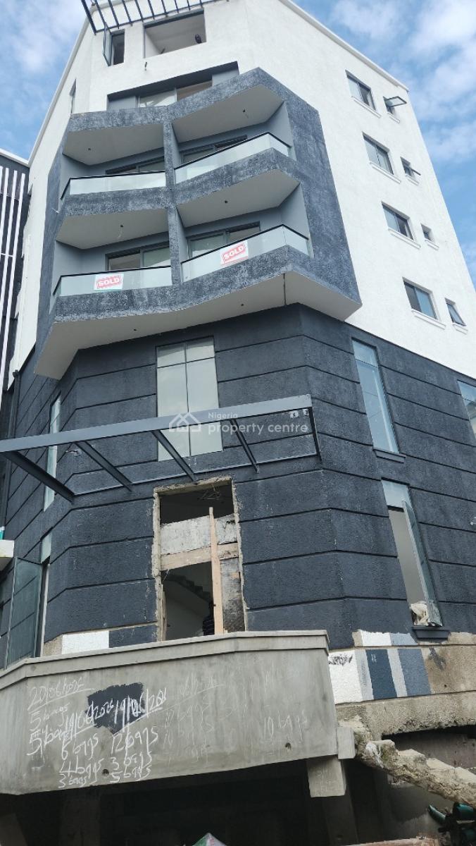 1, 2 & 3 Bedroom Serviced Apartment1bedroom Paints House: 180m,, Chevron Lekki, 1bedroom : 105m  2bedroom : 140m  1bedroom Paints House, Lekki, Lagos, Block of Flats for Sale