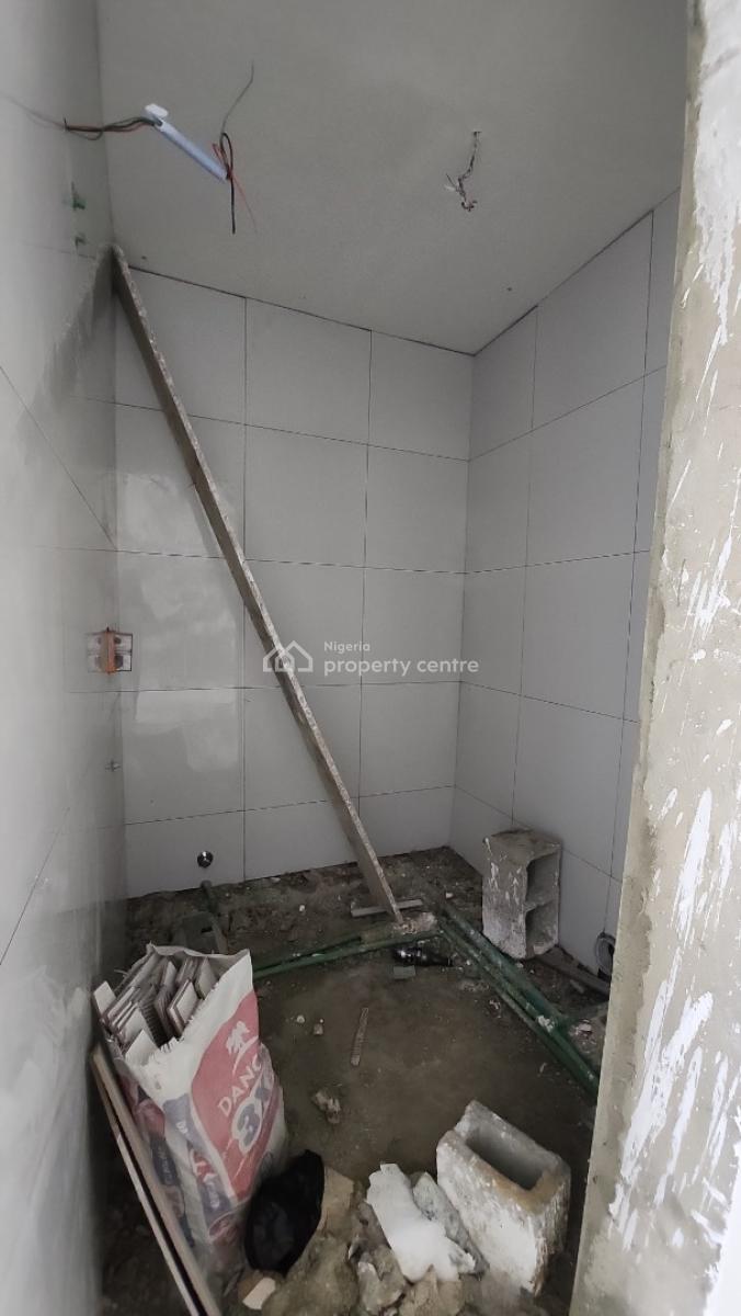 1, 2 & 3 Bedroom Serviced Apartment1bedroom Paints House: 180m,, Chevron Lekki, 1bedroom : 105m  2bedroom : 140m  1bedroom Paints House, Lekki, Lagos, Block of Flats for Sale