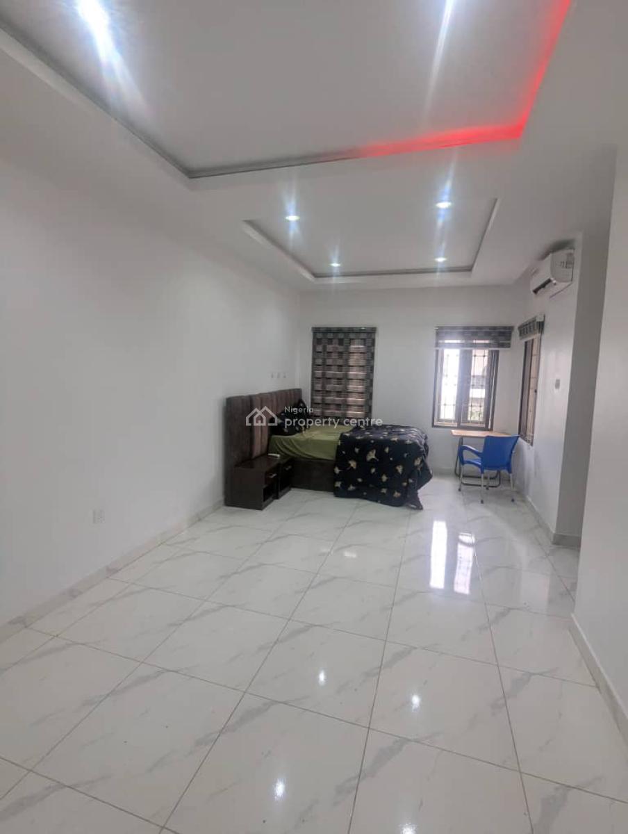 Well Built & Partialy Furnished 4bdrm Terrace and Bq, Gilmore Area, Jahi, Abuja, Terraced Duplex for Rent