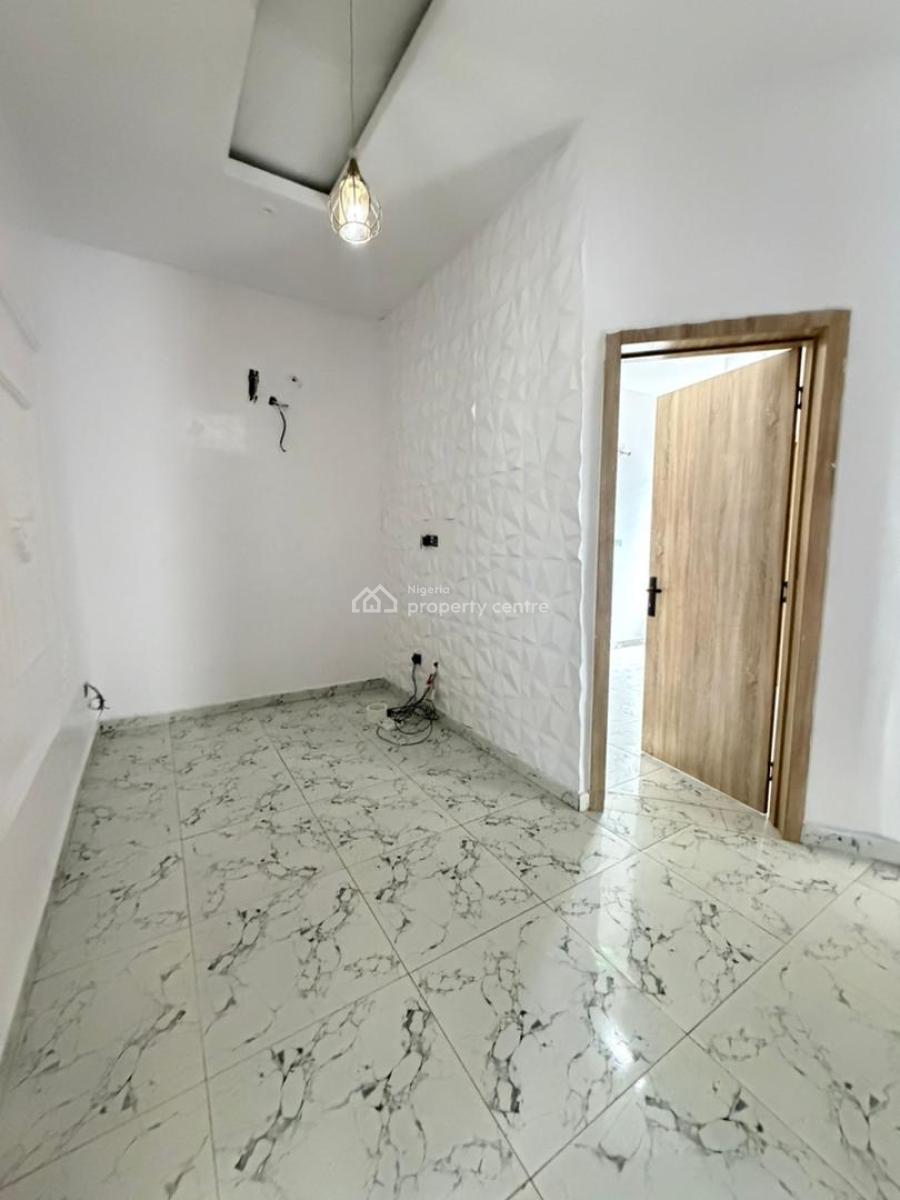 Serviced Specious Room Apartment, Royal Pine Estate on Orchid Road Lekki Lagos, Lekki, Lagos, Flat / Apartment for Rent