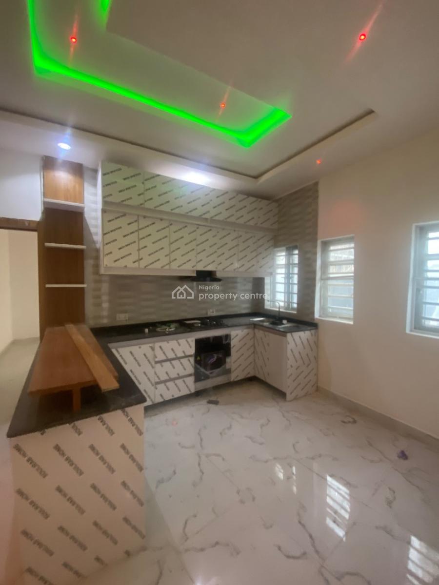 2 Bedroom Apartment, Ologolo, Lekki, Lagos, Flat / Apartment for Rent