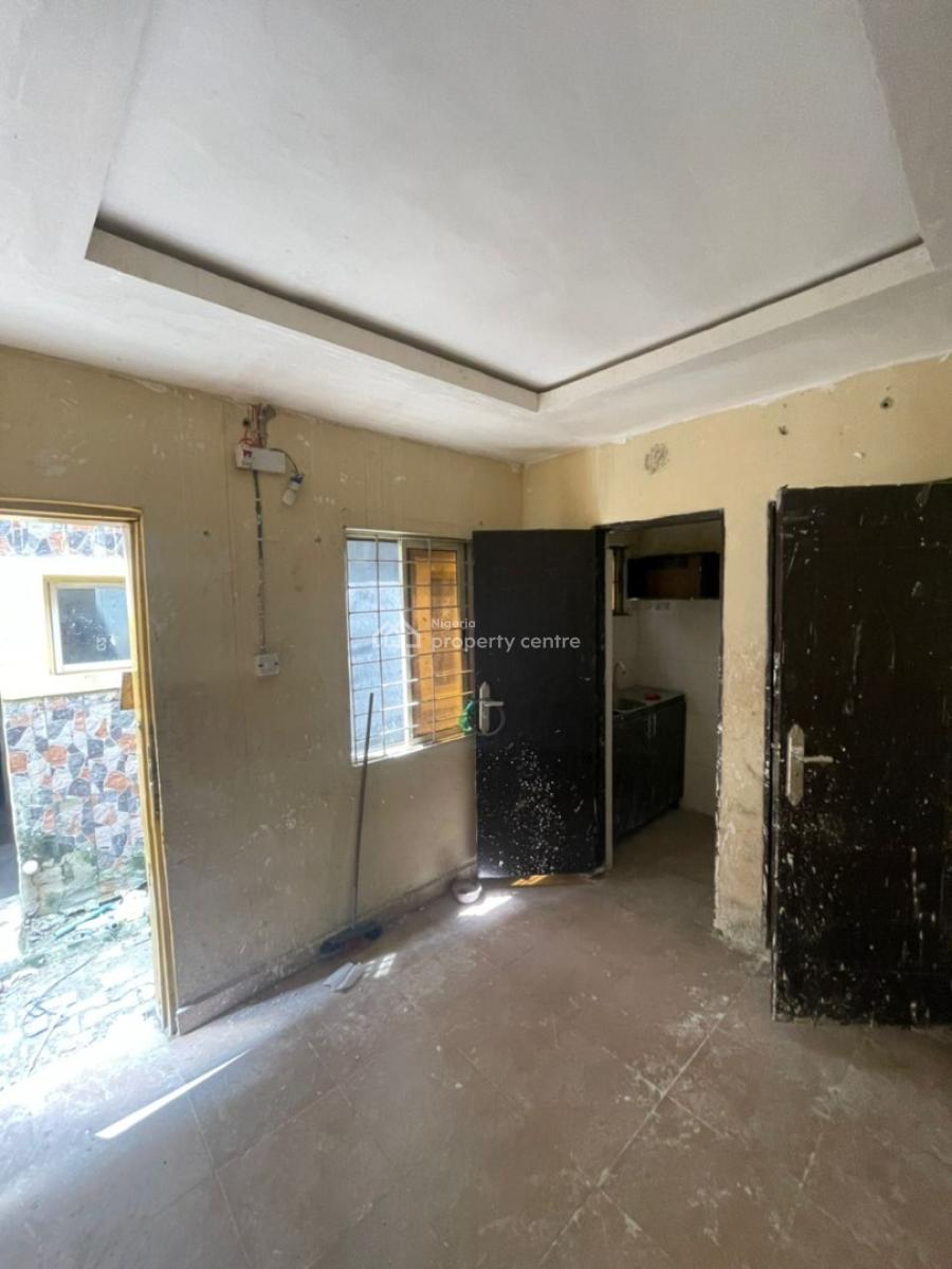 Sharp Selfcontain in Sangotedo, Shoperite, Sangotedo, Ajah, Lagos, Self Contain (single Rooms) for Rent