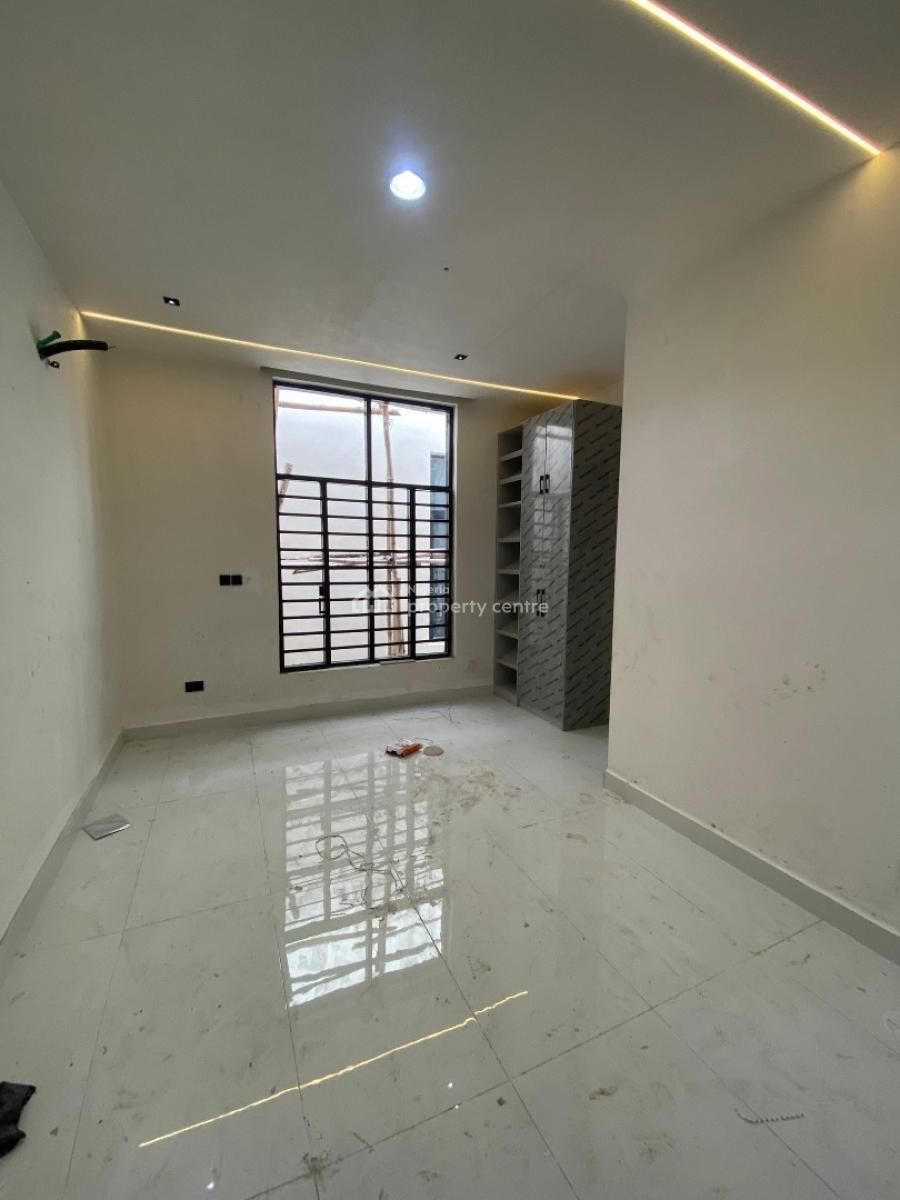 Well-built 5-bedroom Detached Duplex with Bq & Swimming Pool, Orchid, Lekki, Lagos, Detached Duplex for Sale