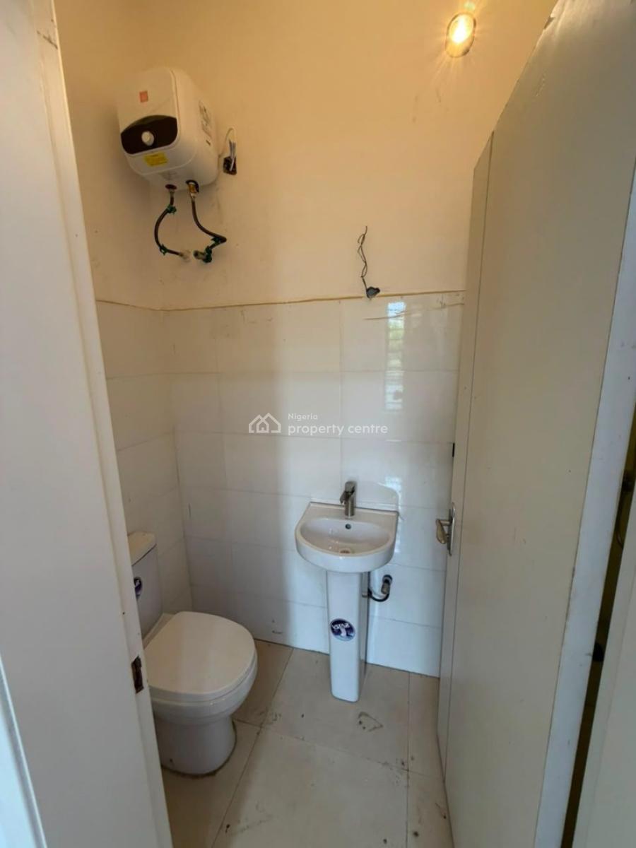 Massive 2bedroom Flat, Royal Gardens Estate, Ajah, Lagos, Flat / Apartment for Rent