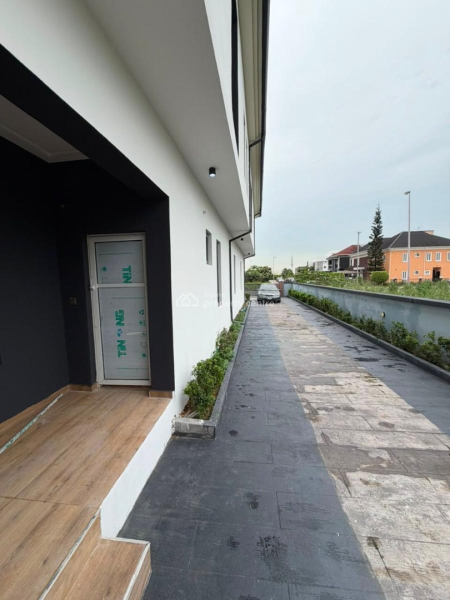 Massive 2bedroom Flat, Royal Gardens Estate, Ajah, Lagos, Flat / Apartment for Rent