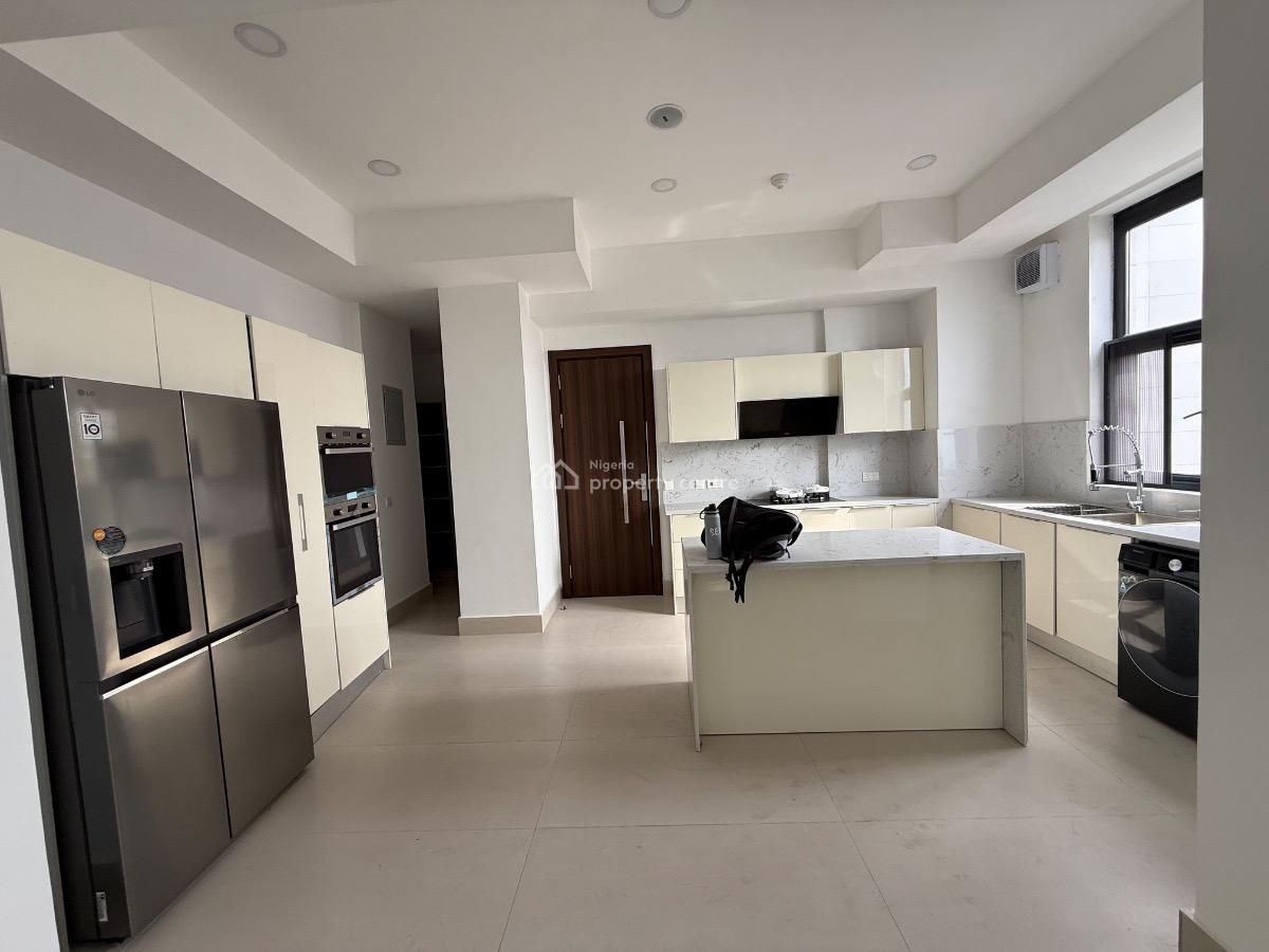 Well Build 3 Bedroom High-rise Apartment, Off Durosinmi Etti Drive, Lekki, Lagos, Flat / Apartment for Sale
