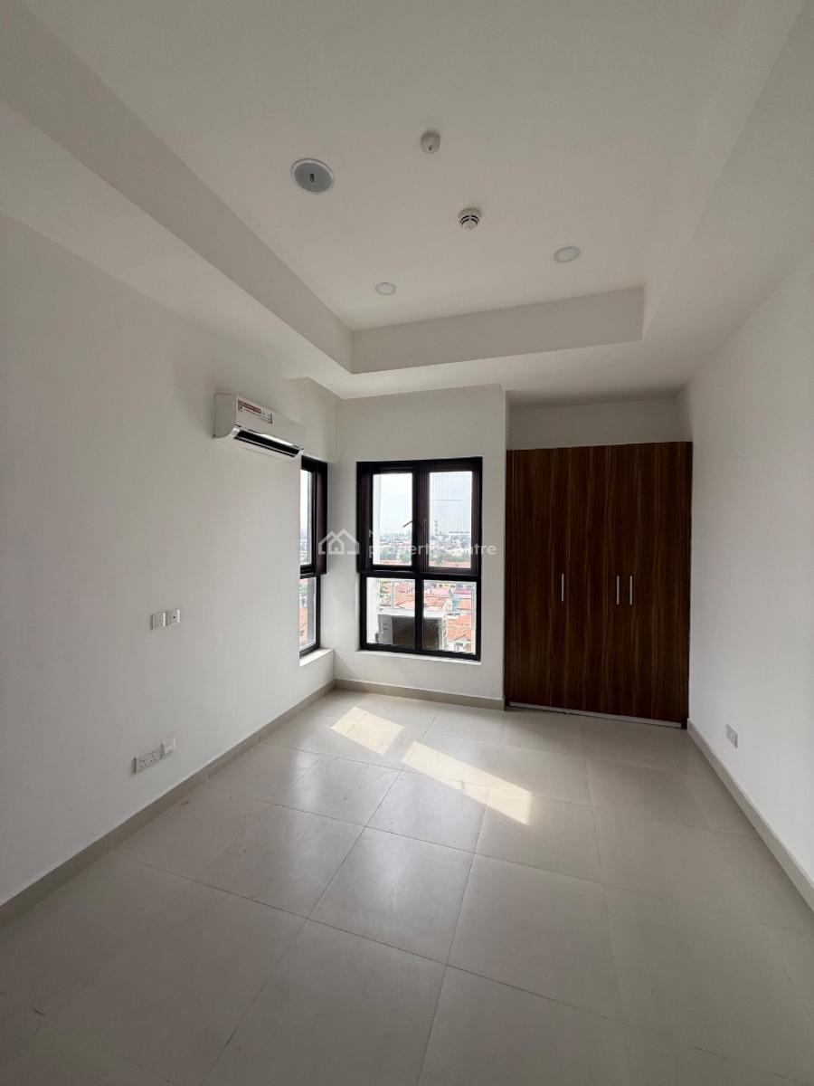Well Build 3 Bedroom High-rise Apartment, Off Durosinmi Etti Drive, Lekki, Lagos, Flat / Apartment for Sale