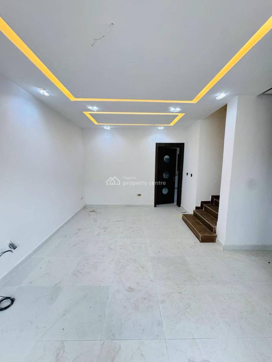 Exclusively Finished 4 Bedroom Terrace Duplex + Communal Pool, Gym, Lekki Phase 1, Lekki, Lagos, Terraced Duplex for Rent
