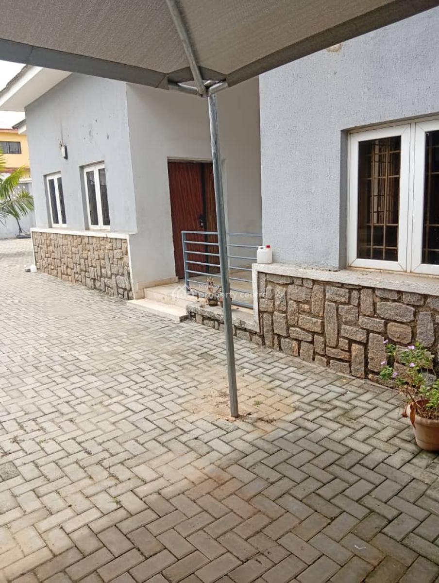 Spacious 4 Bedroom Bungalow, 4th Avenue, Gwarinpa, Abuja, Detached Bungalow for Rent