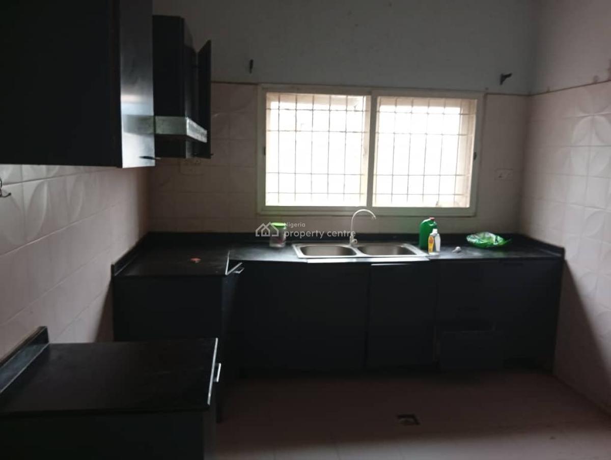 Spacious 4 Bedroom Bungalow, 4th Avenue, Gwarinpa, Abuja, Detached Bungalow for Rent