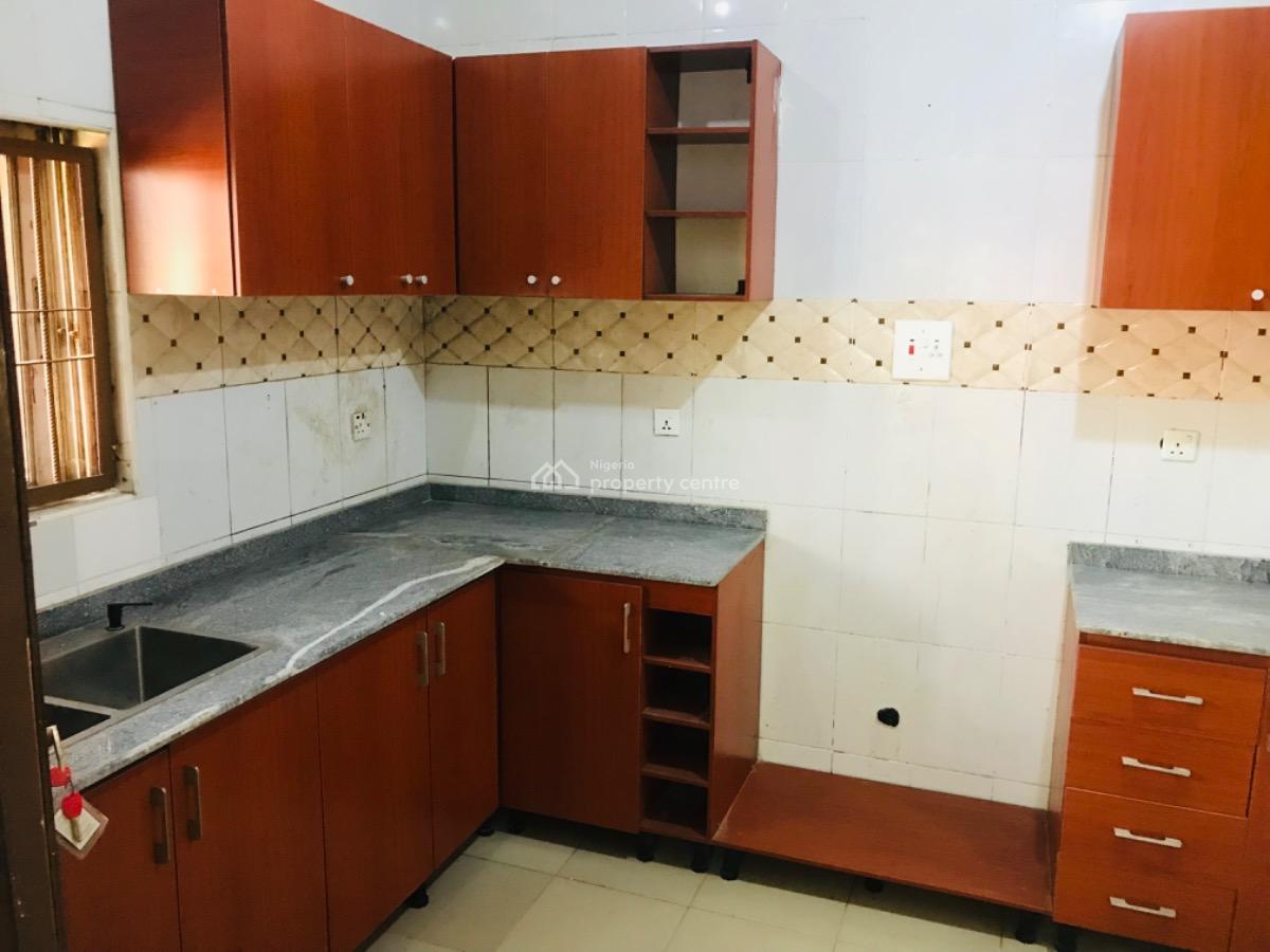 Standard 3 Bedroom Apartment, 2nd Avenue, Gwarinpa, Abuja, Flat / Apartment for Rent