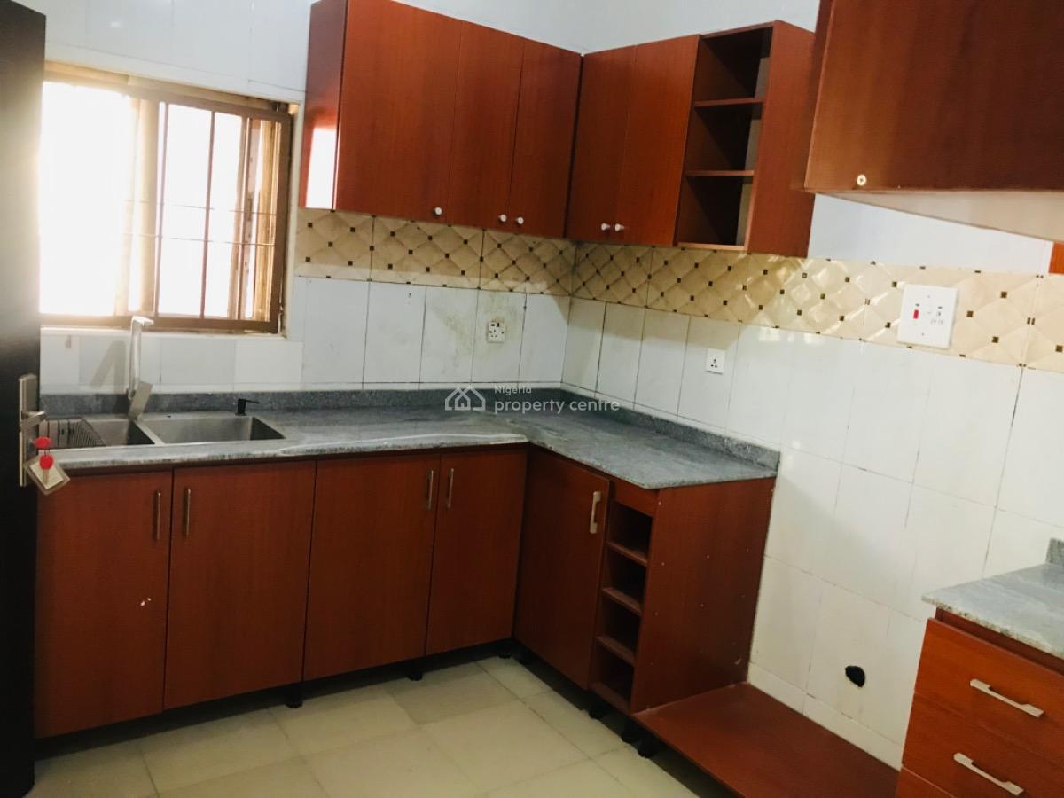 Standard 3 Bedroom Apartment, 2nd Avenue, Gwarinpa, Abuja, Flat / Apartment for Rent