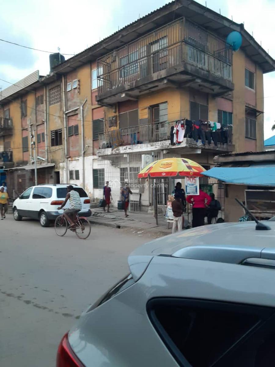 Abu Street, Orile Iganmu. Lagos. Pce: N200million Net Title: Certifi, Abu Street, Orile Iganmu. Lagos., Orile Iganmu, Surulere, Lagos, Block of Flats for Sale