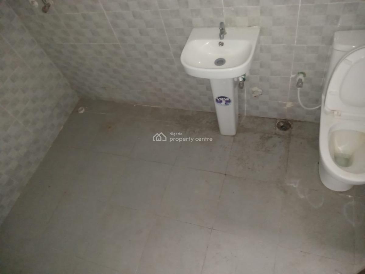 3 Bedroom Flat in a Well Interlocked and Secured Estate, Miniru Estate, Ogombo, Ajah, Lagos, Flat / Apartment for Rent