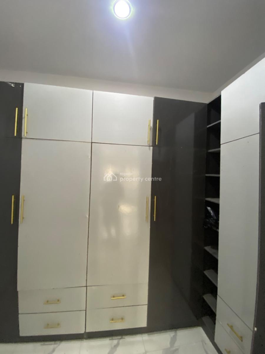an Executive Two Bedroom Apartment with 24 Hours Electricity, Lekki Scheme2 Abraham Adesanya Ajah, Lekki, Lagos, Flat / Apartment for Rent