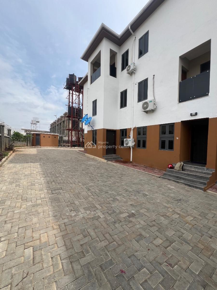 Luxury 3 Bedroom Flat with Private Staircase, Guzape District, Abuja, Flat / Apartment for Rent