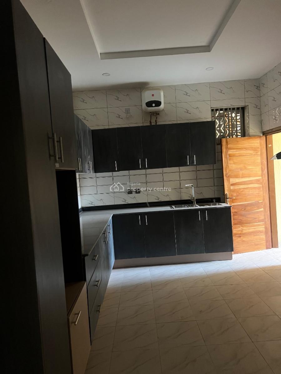 Luxury 3 Bedroom Flat with Private Staircase, Guzape District, Abuja, Flat / Apartment for Rent