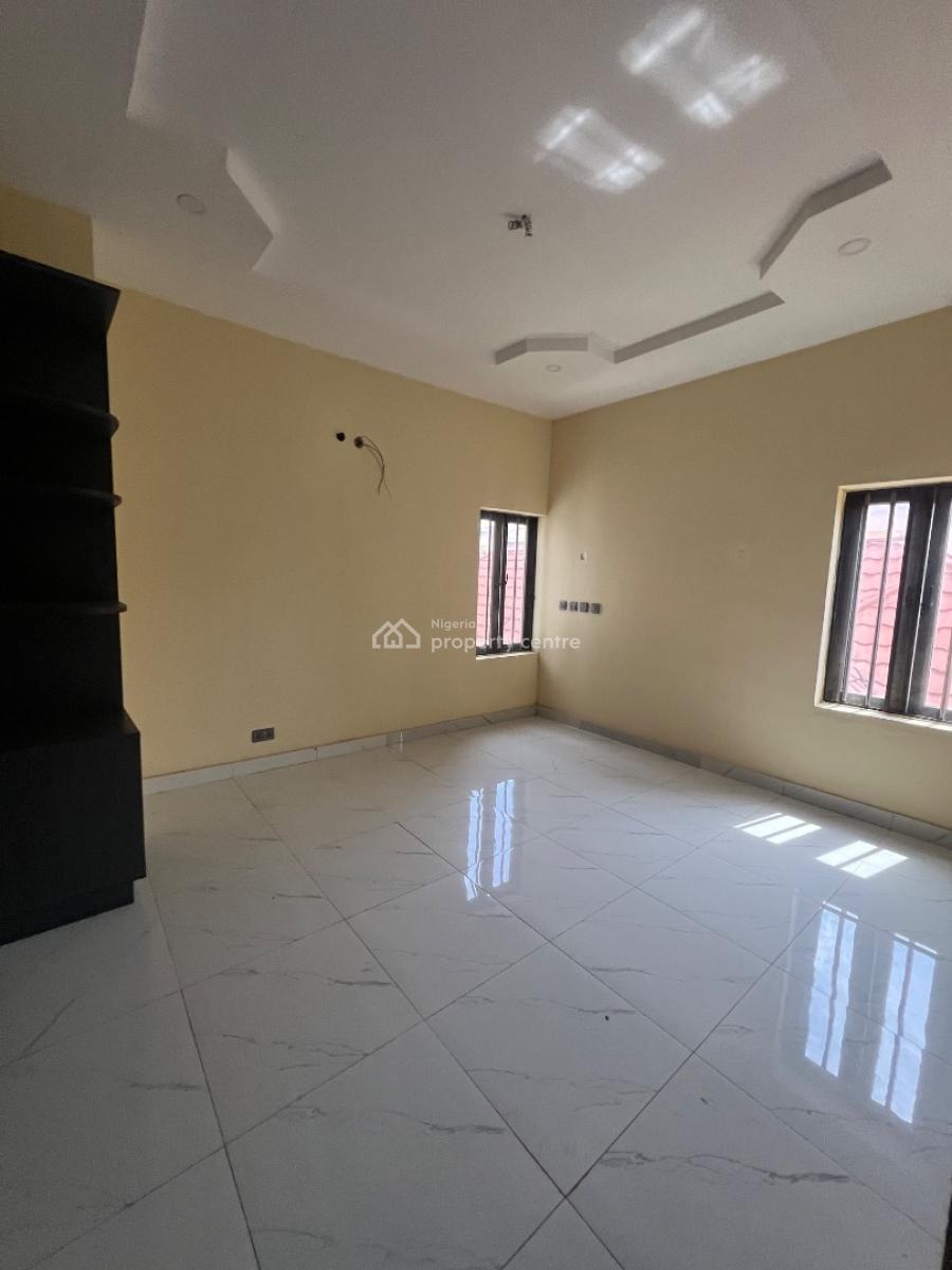 Luxury 3 Bedroom Flat with Private Staircase, Guzape District, Abuja, Flat / Apartment for Rent