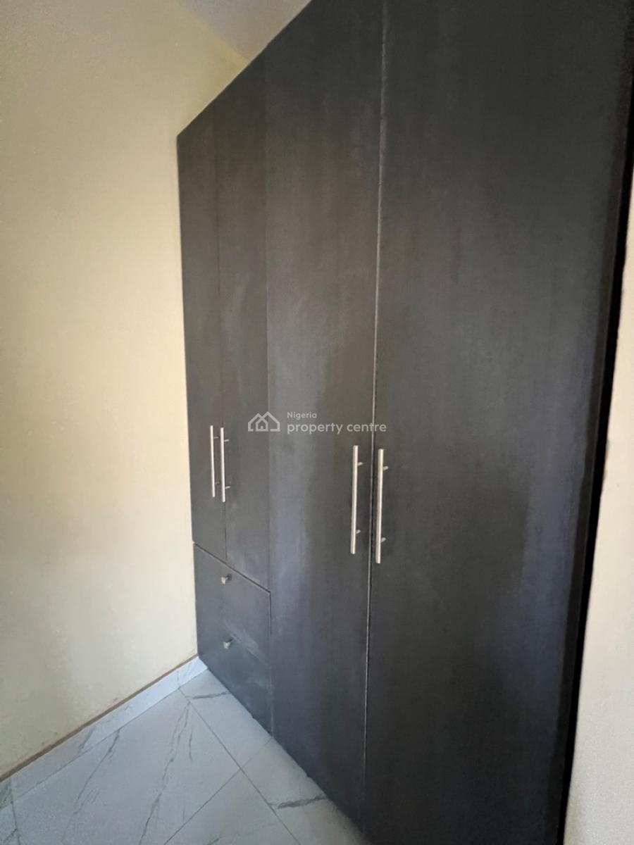 Luxury 3 Bedroom Flat with Private Staircase, Guzape District, Abuja, Flat / Apartment for Rent