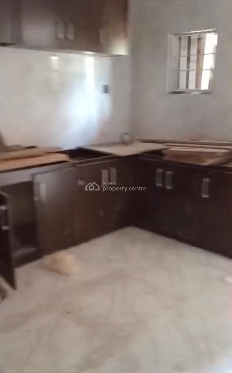 Well Renovated 4 Bedroom En-suite Flat, Wuse Zone, Wuse, Abuja, Block of Flats for Sale