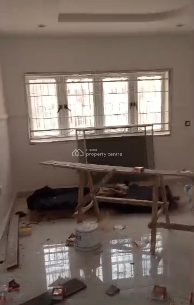 Well Renovated 4 Bedroom En-suite Flat, Wuse Zone, Wuse, Abuja, Block of Flats for Sale