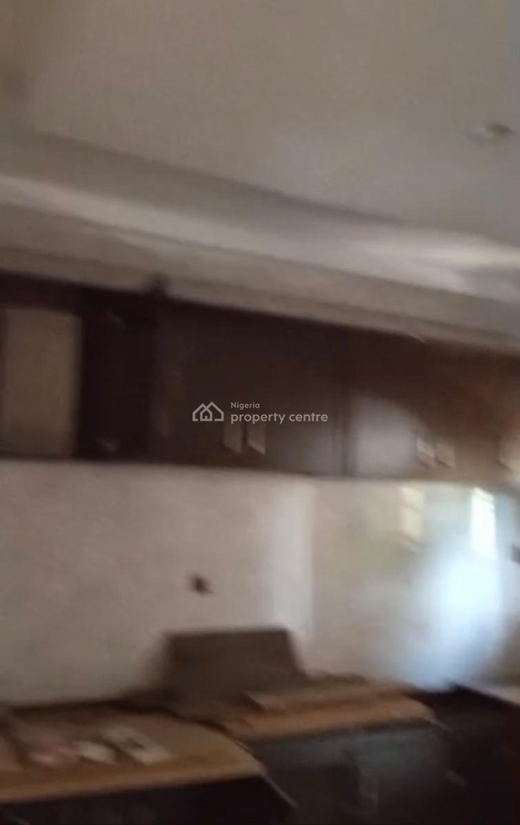 Well Renovated 4 Bedroom En-suite Flat, Wuse Zone, Wuse, Abuja, Block of Flats for Sale