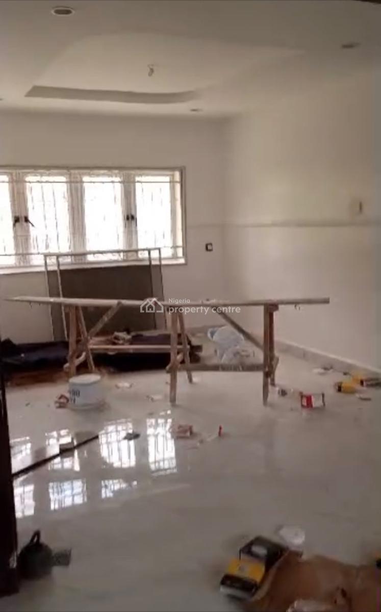 Well Renovated 4 Bedroom En-suite Flat, Wuse Zone, Wuse, Abuja, Block of Flats for Sale