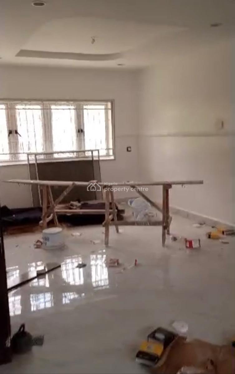 Well Renovated 4 Bedroom En-suite Flat, Wuse Zone, Wuse, Abuja, Block of Flats for Sale