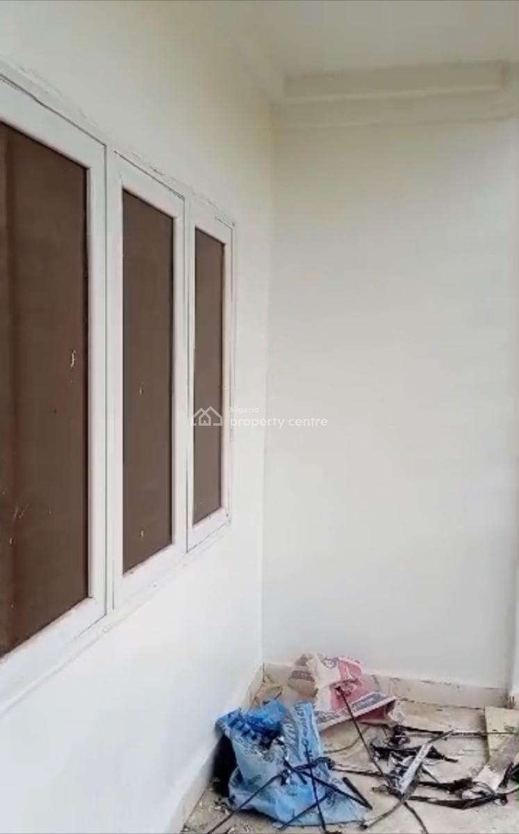 Well Renovated 4 Bedroom En-suite Flat, Wuse Zone, Wuse, Abuja, Block of Flats for Sale
