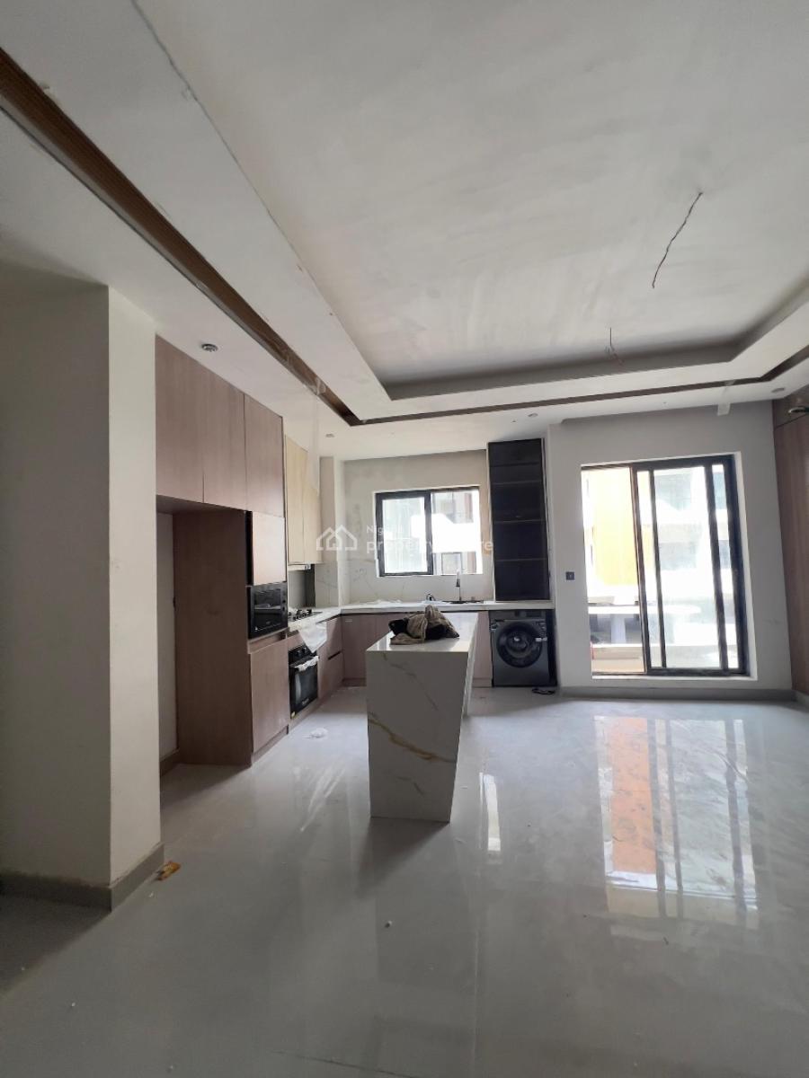 Spacious 2 Bedroom Apartment, Lekki Phase 1, Lekki, Lagos, Block of Flats for Sale