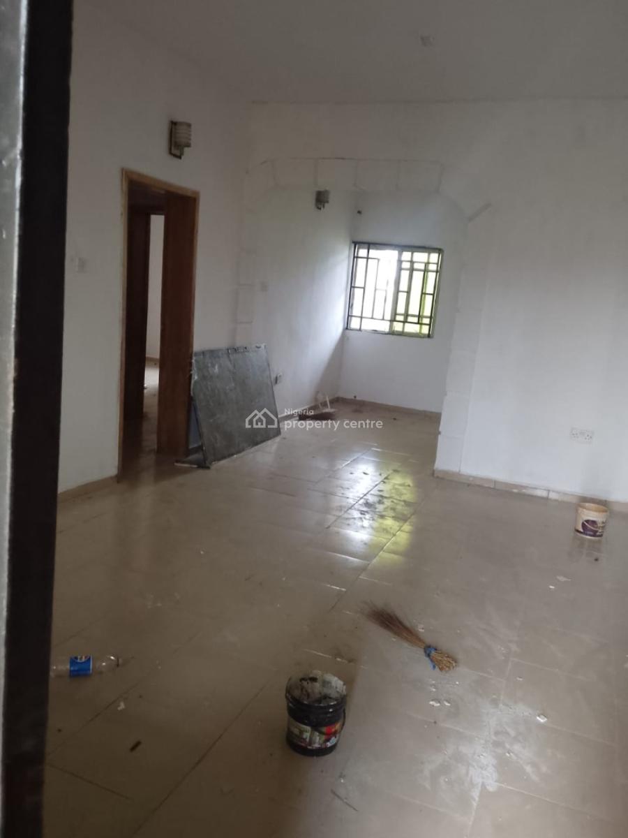 2 Bedroom Apartment in a Secured Estate (upstairs), Silverland Estate Sangotedo, Sangotedo, Ajah, Lagos, Flat / Apartment for Rent