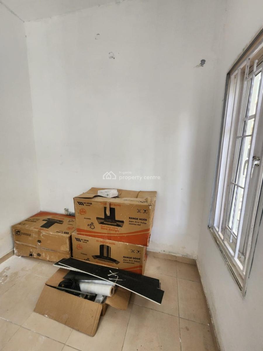 Fully Serviced Self Contained Bq with Private Kitchen, Lekki Phase 1, Lekki, Lagos, Flat / Apartment for Rent