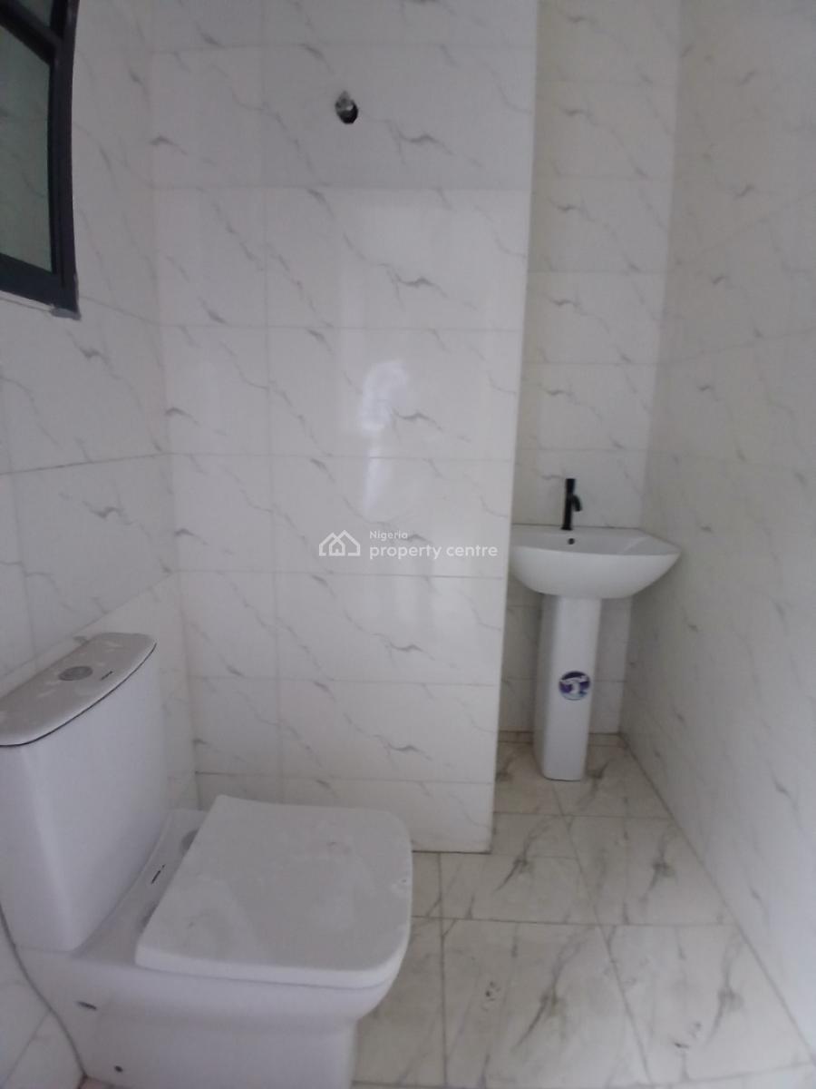 Brand New and Fitted 3 Bedroom En-suite Flat with 1 Room Bq, Elevator, Lekki Phase 1, Lekki, Lagos, Flat / Apartment for Rent