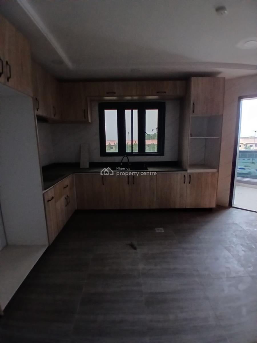 Brand New and Fitted 3 Bedroom En-suite Flat with 1 Room Bq, Elevator, Lekki Phase 1, Lekki, Lagos, Flat / Apartment for Rent